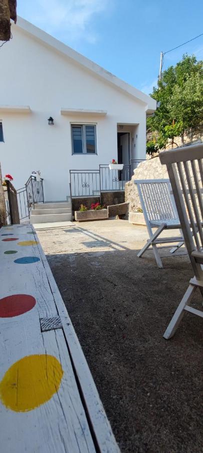 Dika Apartment Bar Exterior foto